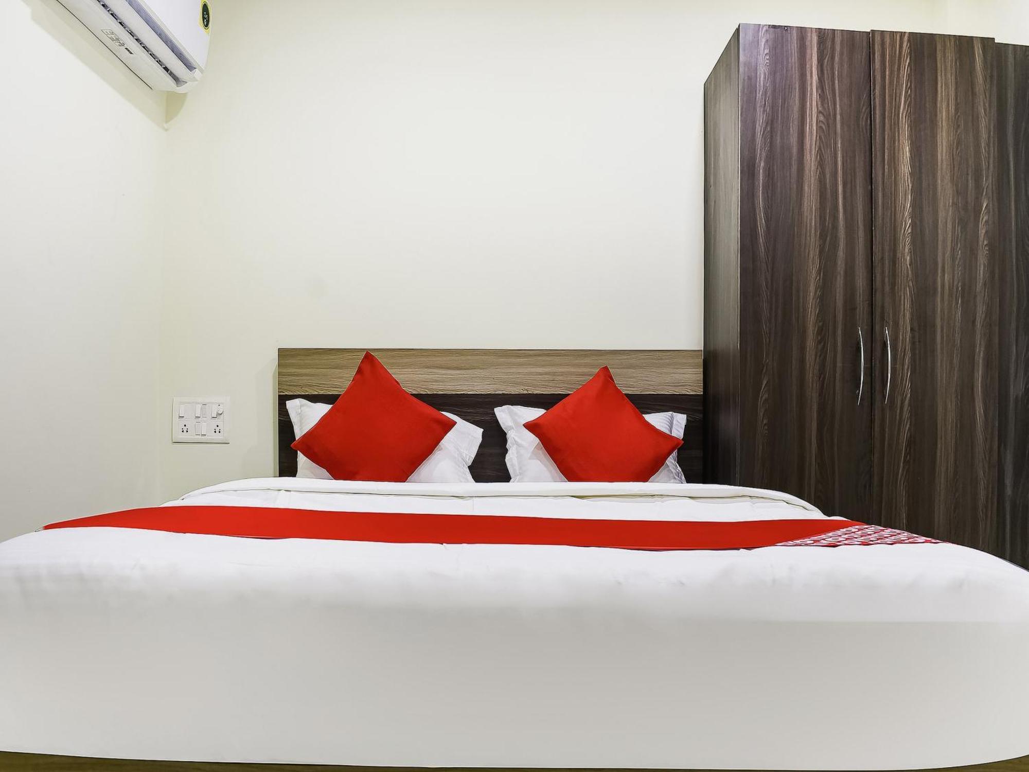Hotel O S&H Residency Khandagiri Екстериор снимка