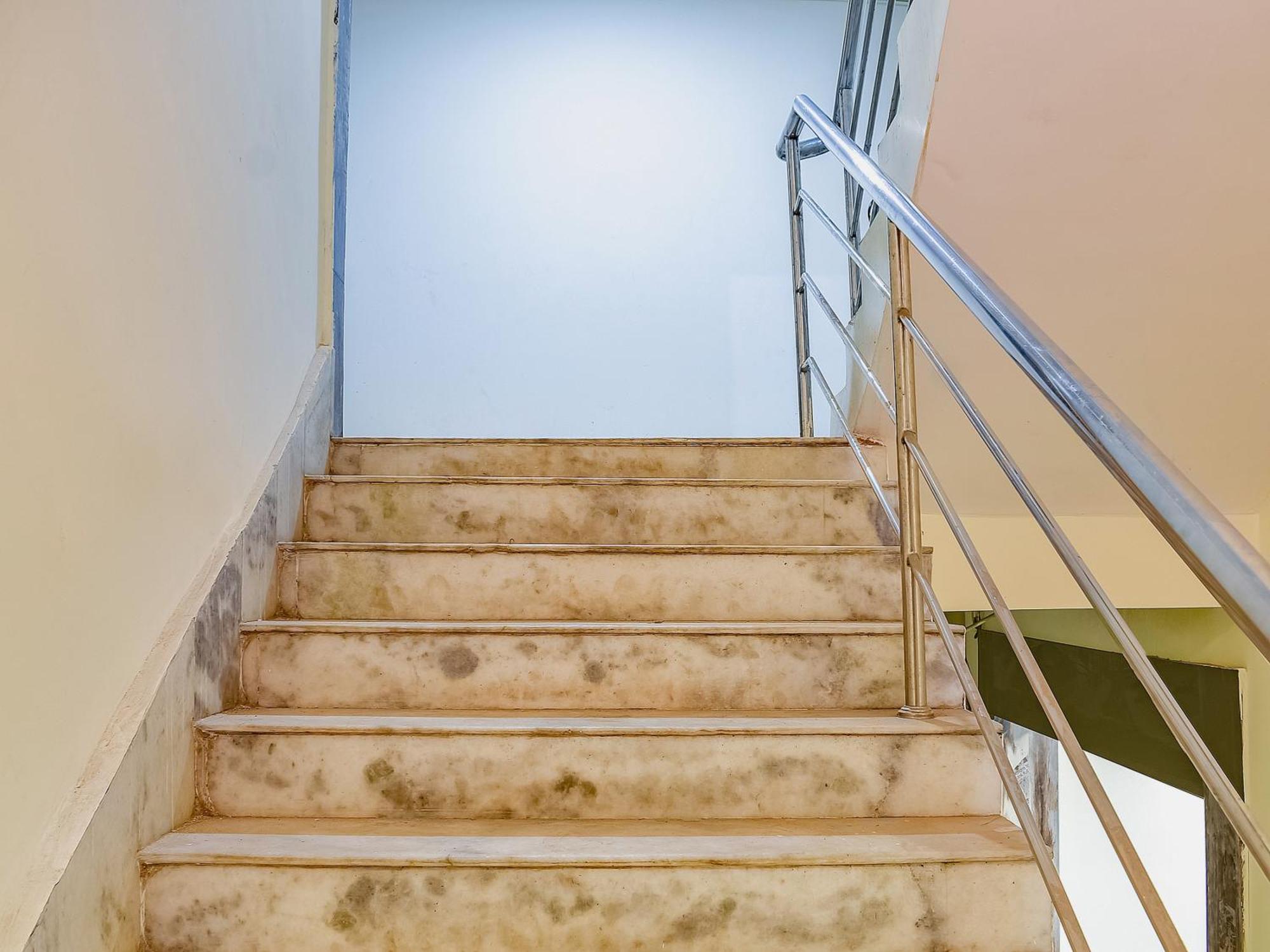Hotel O S&H Residency Khandagiri Екстериор снимка